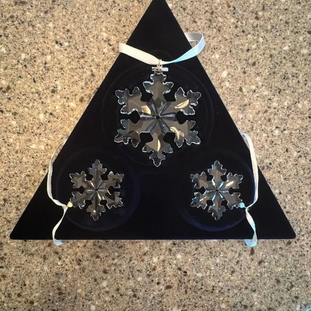 SWAROVSKI 2016 25th Anniversary 3-Piece Boxed Set Crystal Snowflake Ornaments